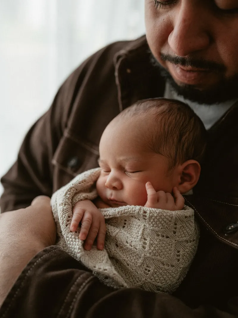 Sleepy snuggles, tiny toes and the beginning of everything 🤎