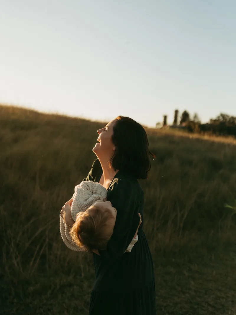 Golden light, joyful chaos, and one very fast toddler who kept us all on our toes 🤍